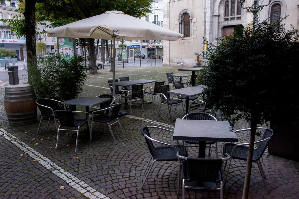 Le Bon Accueil Hotel Bagneres-de-Luchon Exterior photo